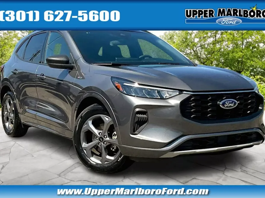 2023 Ford Escape ST-Line photo 1