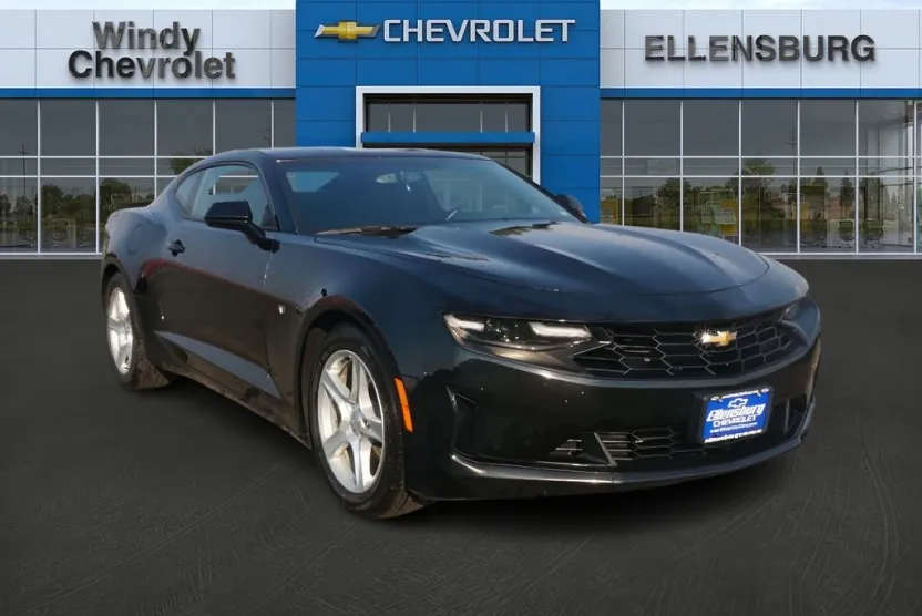 2023 Chevrolet Camaro 1LT photo 1