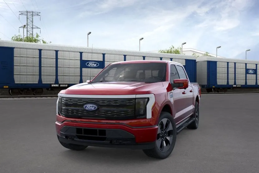 2025 Ford F-150 Lightning Platinum photo 1