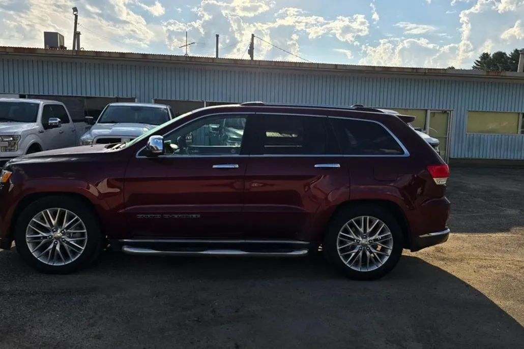 2017 Jeep Grand Cherokee Summit photo 1