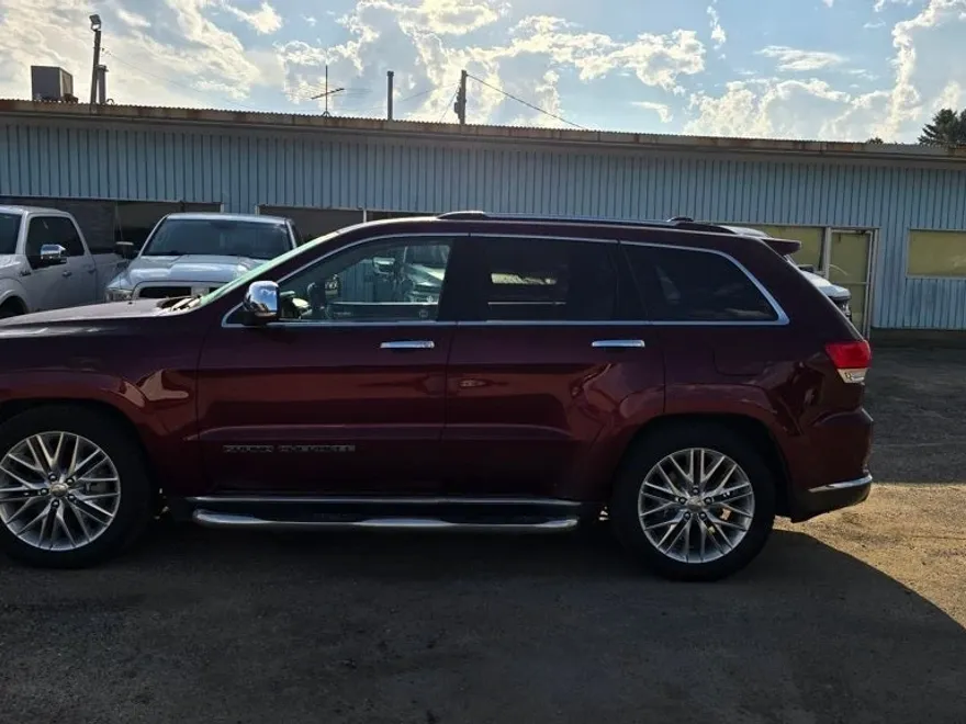 2017 Jeep Grand Cherokee Summit photo 1