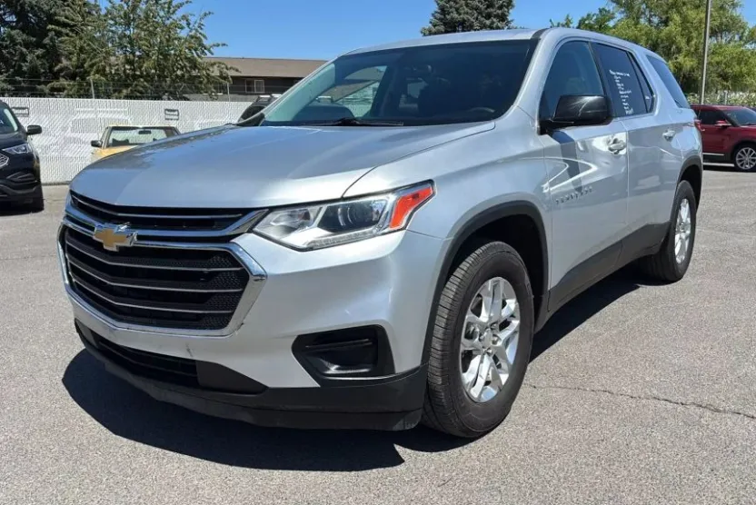2019 Chevrolet Traverse LS photo 1