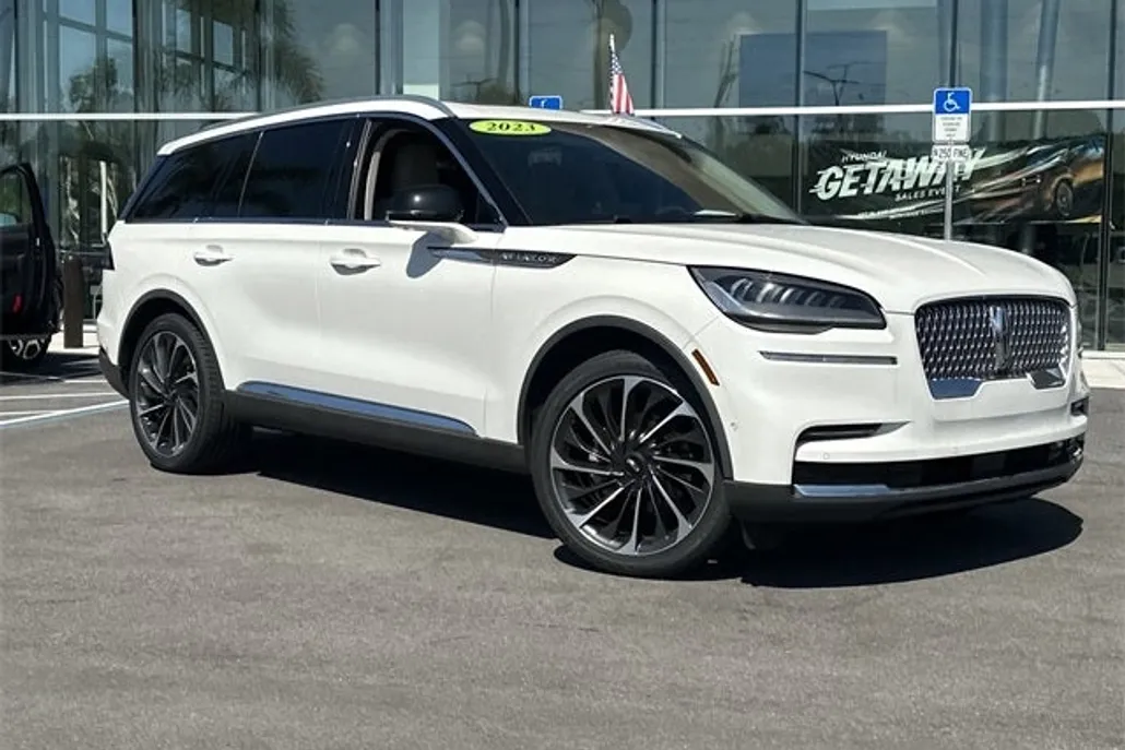 2023 Lincoln Aviator Reserve photo 1