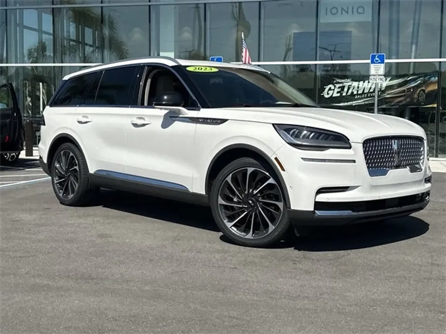 2023 Lincoln Aviator Reserve photo 1
