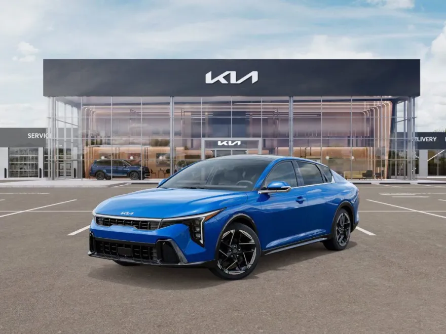 2025 Kia K4 GT-Line photo 1