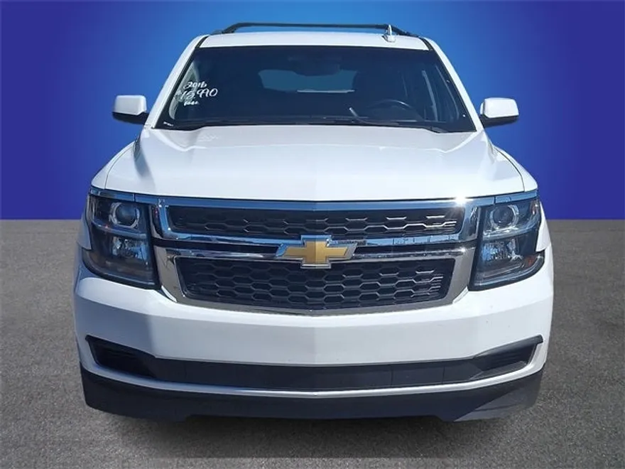 2016 Chevrolet Suburban LS photo 1