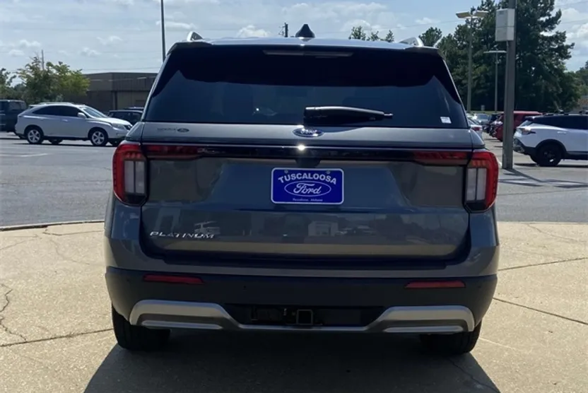 2025 Ford Explorer Platinum photo 1