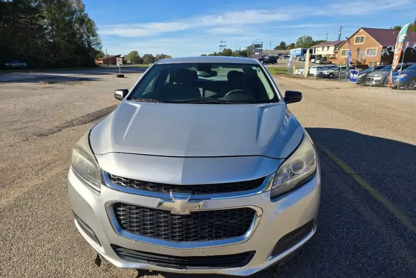 2015 Chevrolet Malibu LS photo 1