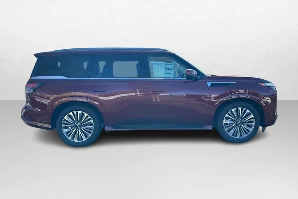 2025 Infiniti QX80 Luxe photo 1