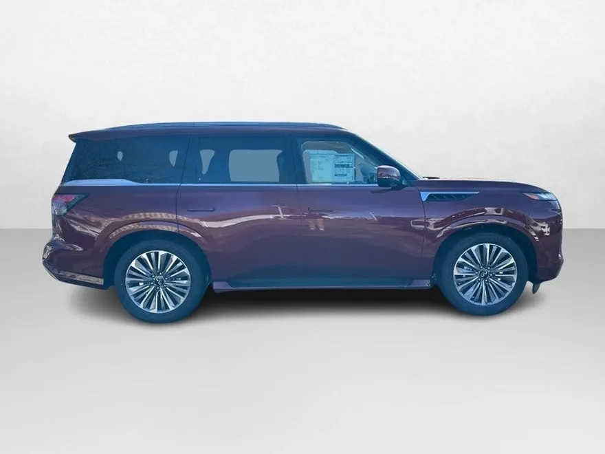 2025 Infiniti QX80 Luxe photo 1