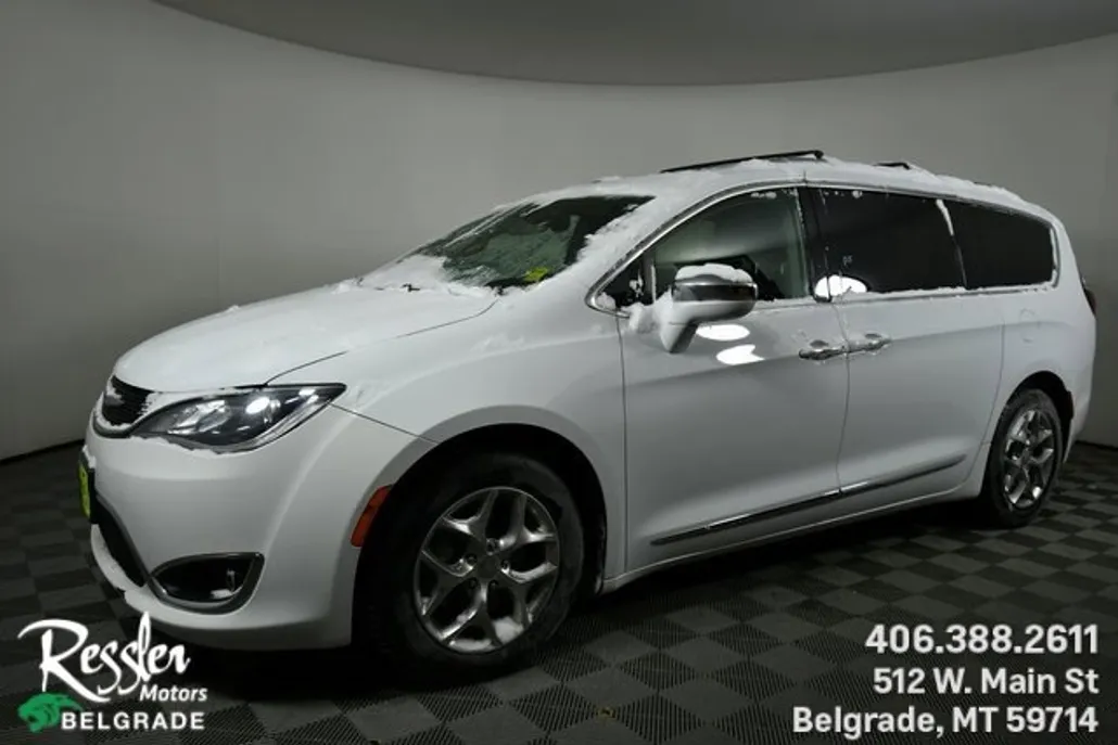 2019 Chrysler Pacifica Limited photo 1