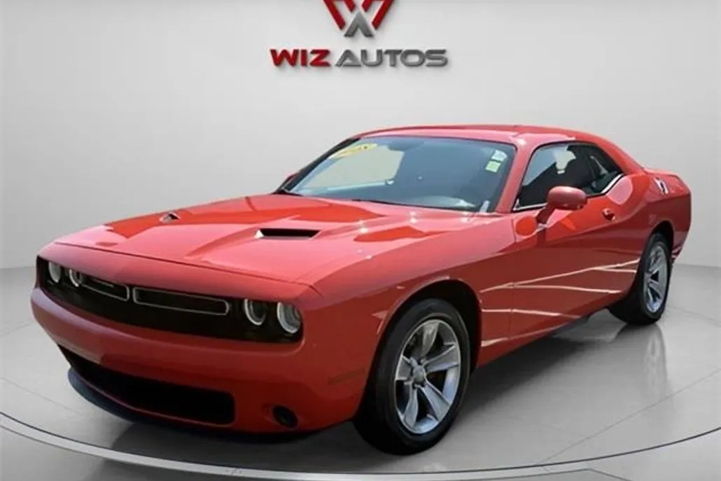 2018 Dodge Challenger SXT photo 1