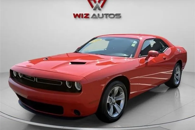 2018 Dodge Challenger SXT photo 1