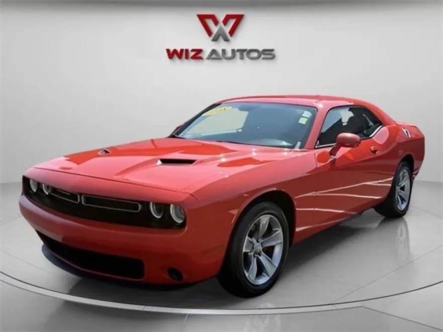 2018 Dodge Challenger SXT photo 1