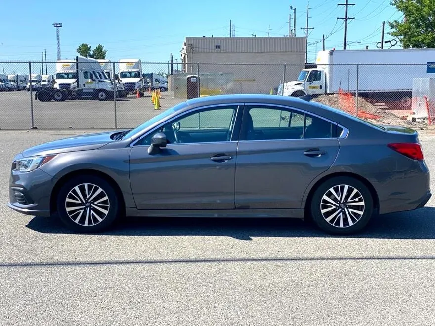2018 Subaru Legacy 2.5i Premium photo 1