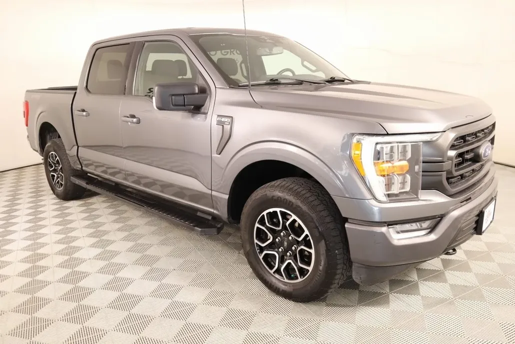 2023 Ford F-150 XLT photo 1