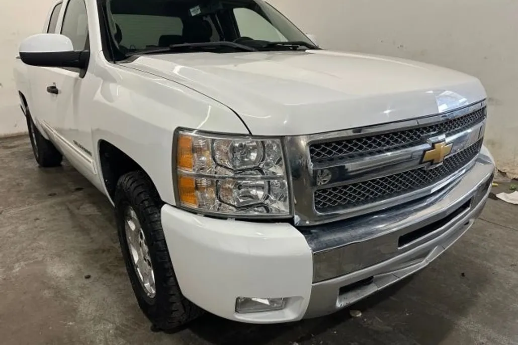 2012 Chevrolet Silverado 1500 LT photo 1