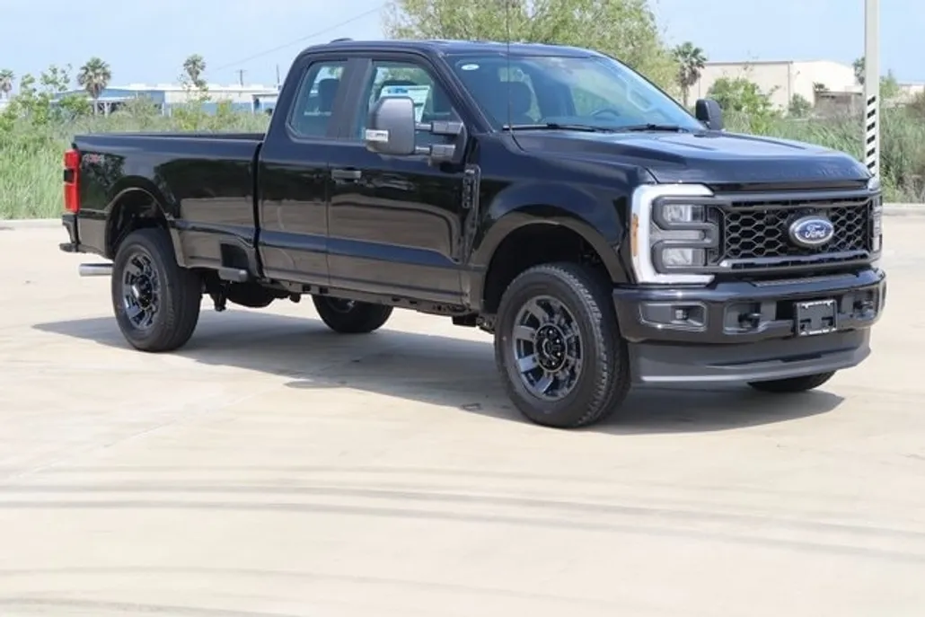 2025 Ford F-350 photo 1