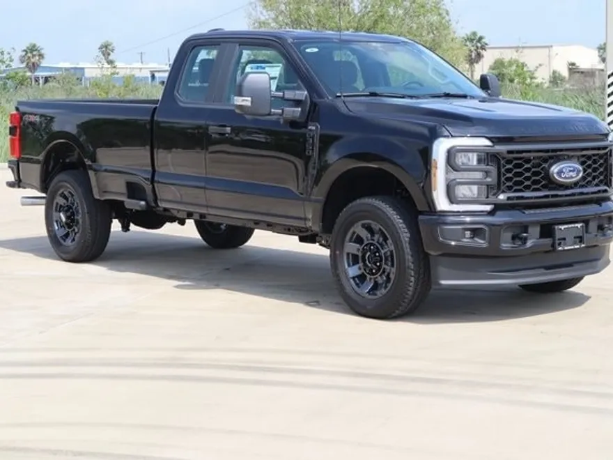 2025 Ford F-350 photo 1