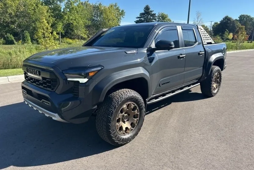 2024 Toyota Tacoma Trailhunter photo 1