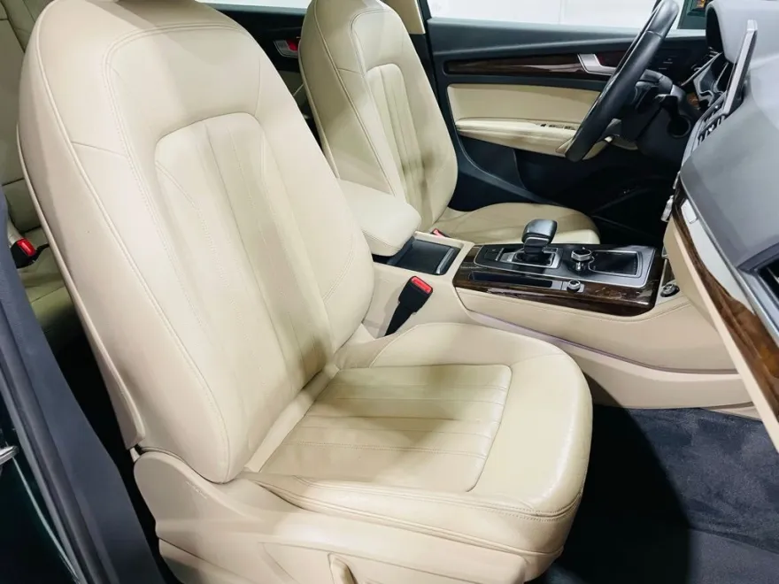 2020 Audi Q5 Premium Plus 45 TFSI S line photo 33