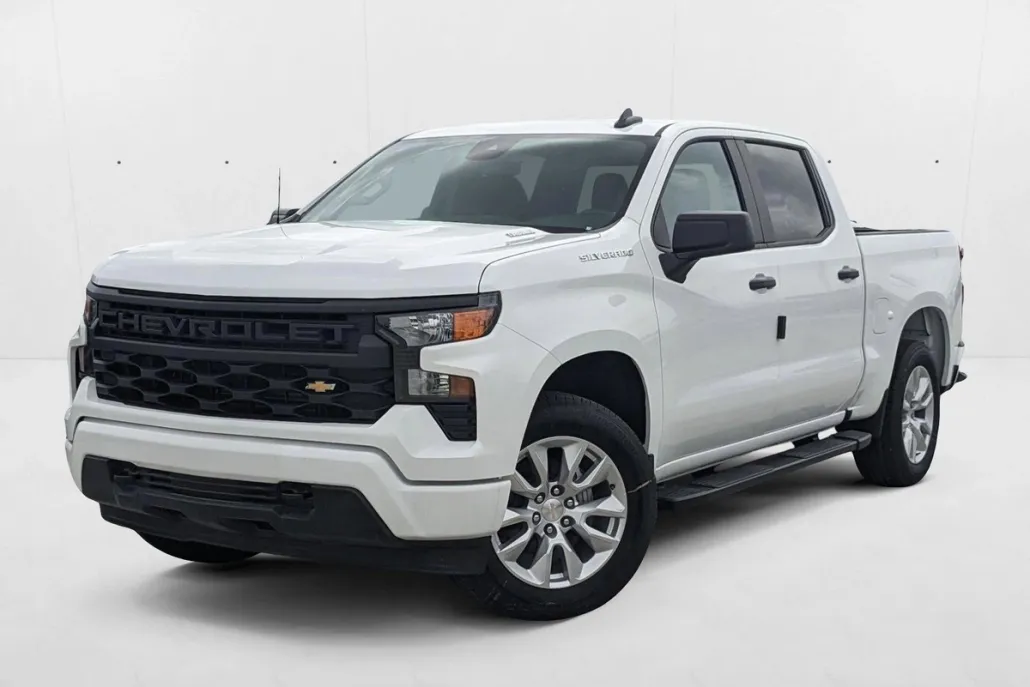 2025 Chevrolet Silverado 1500 Custom photo 1