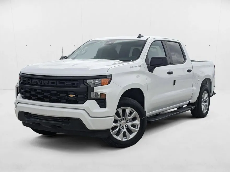 2025 Chevrolet Silverado 1500 Custom photo 1