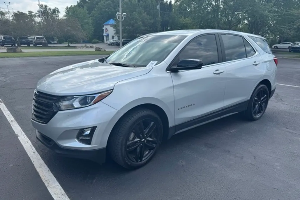 2021 Chevrolet Equinox LT photo 1