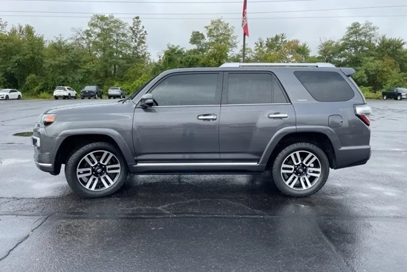 2019 Toyota 4Runner Limited photo 1