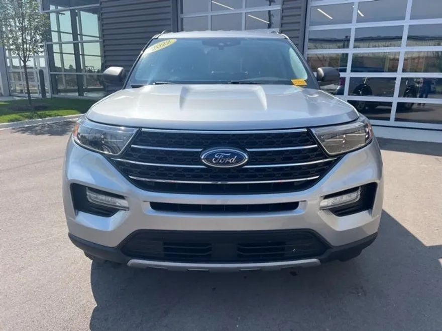 2022 Ford Explorer XLT photo 1