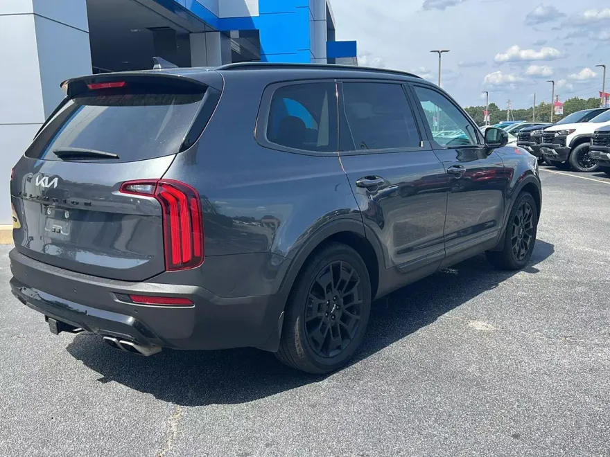 2022 Kia Telluride SX photo 1