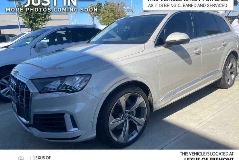 2021 Audi Q7 Prestige photo 1