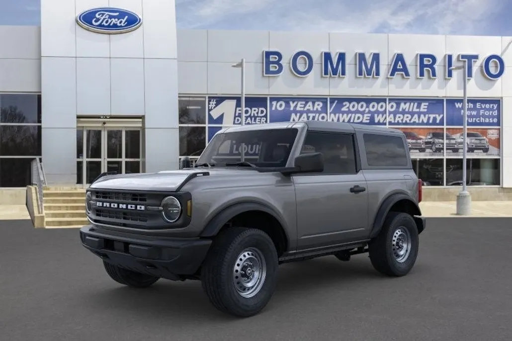 2025 Ford Bronco Base photo 1