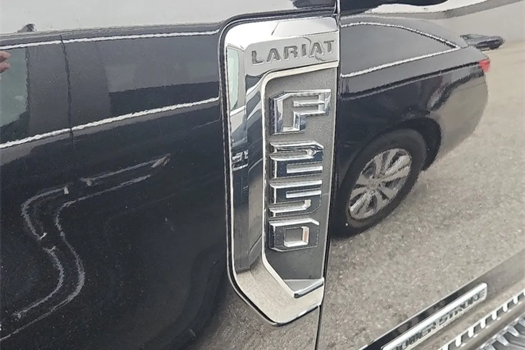 2019 Ford F-250 Lariat photo 1