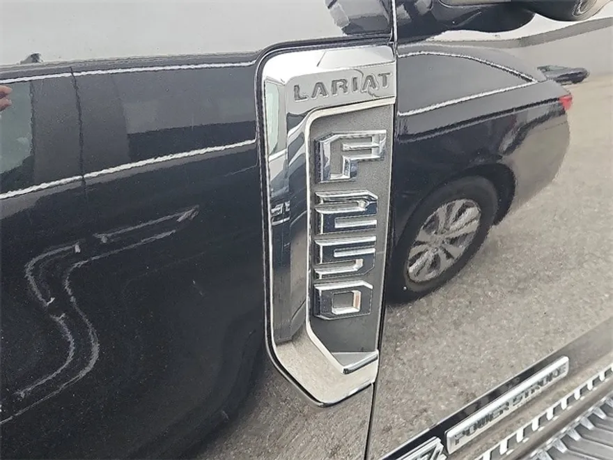 2019 Ford F-250 Lariat photo 1