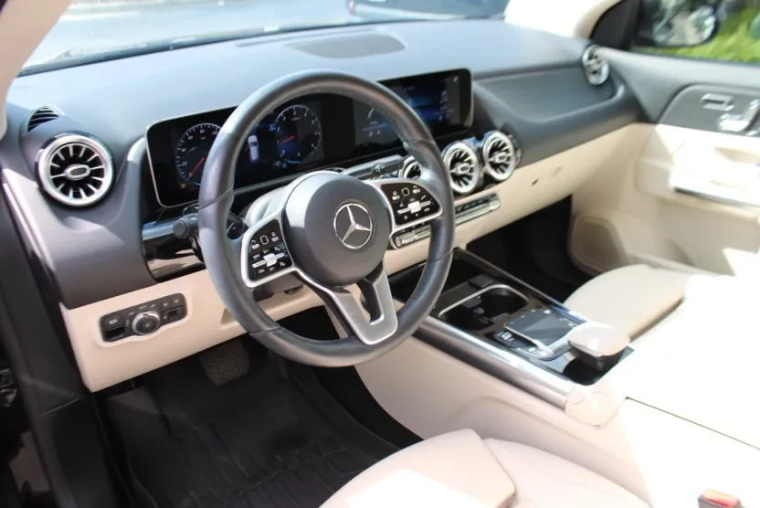 2021 Mercedes Benz GLA 250 4MATIC photo 1