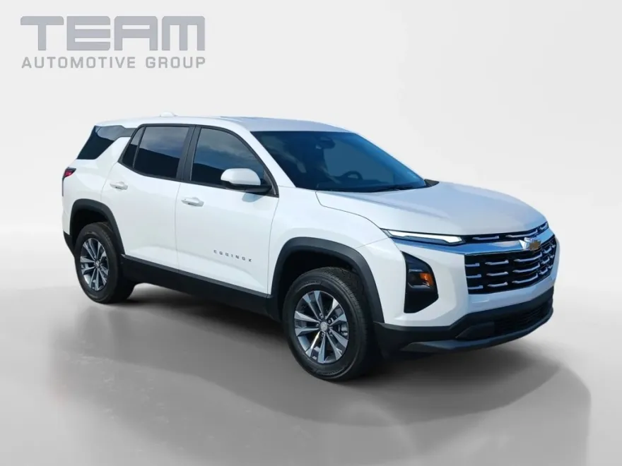 2026 Chevrolet Equinox LT photo 1