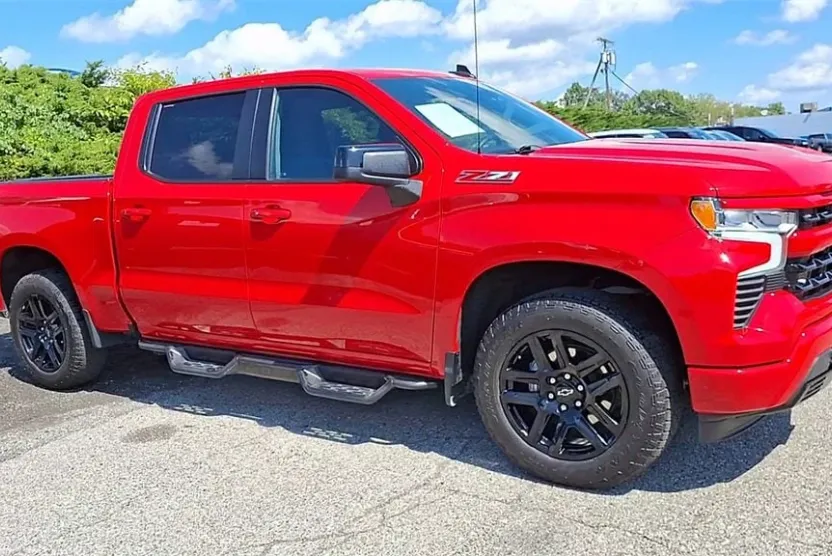2023 Chevrolet Silverado 1500 RST photo 1