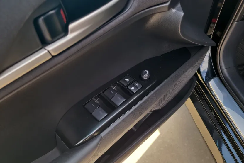 2025 Toyota Camry LE photo 1