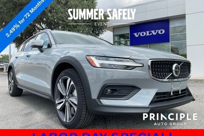2026 Volvo V60 Cross Country B5 Plus photo 1