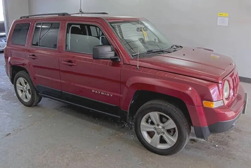 2012 Jeep Patriot Latitude photo 1