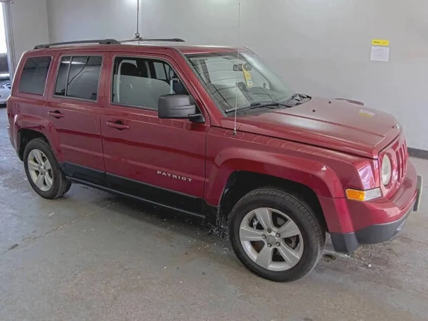 2012 Jeep Patriot Latitude photo 1