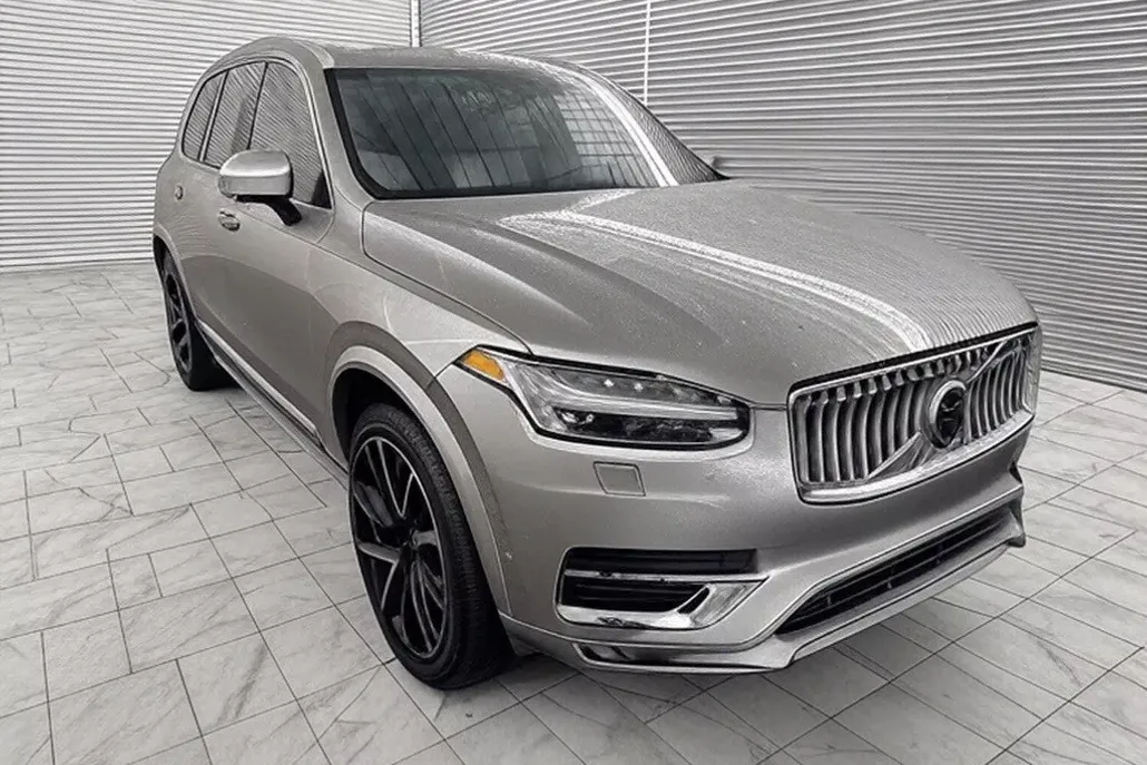 2023 Volvo XC90 AWD Plus photo 1