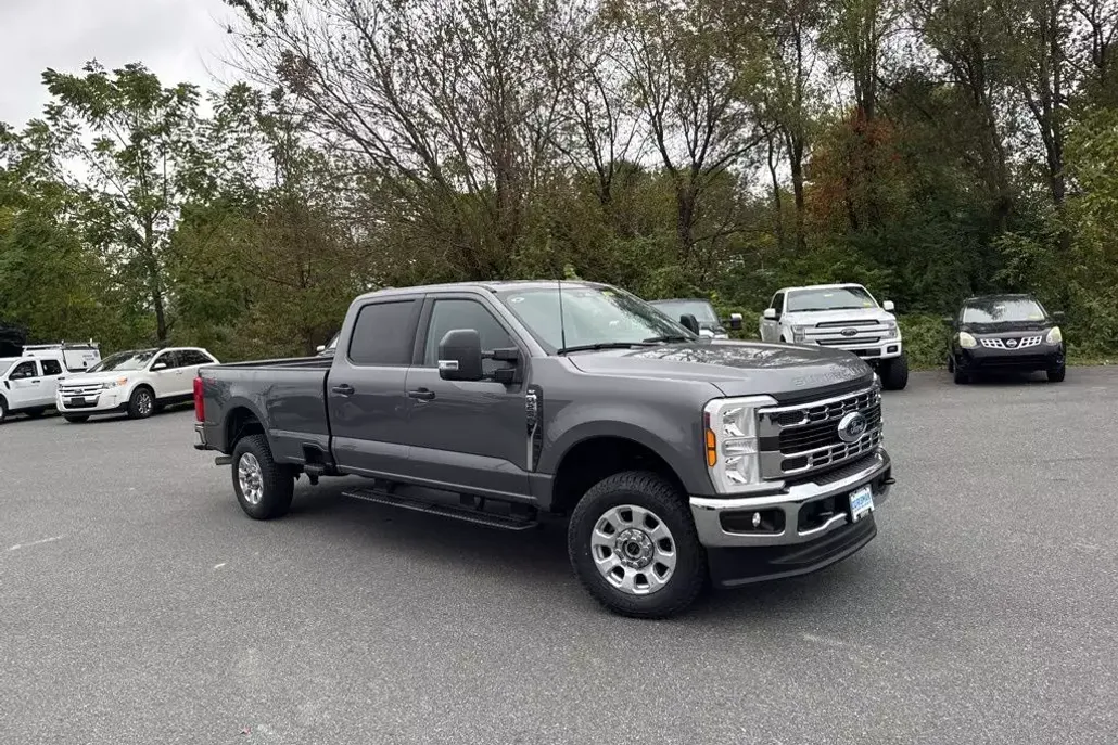 2024 Ford F-250 photo 1