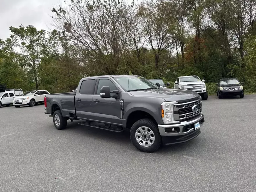 2024 Ford F-250 photo 1