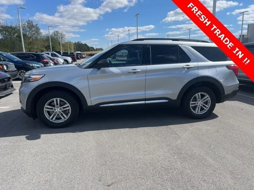 2023 Ford Explorer XLT photo 1