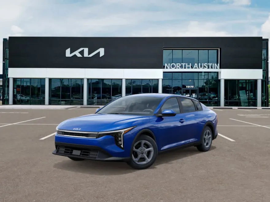 2025 Kia K4 LXS photo 1