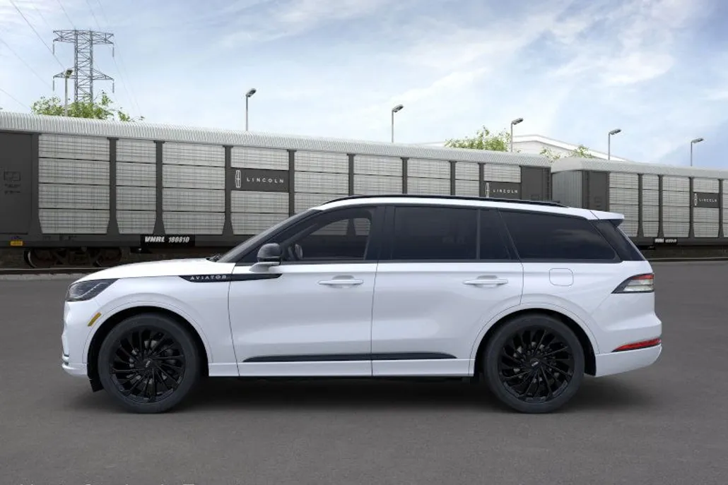 2025 Lincoln Aviator Reserve photo 1