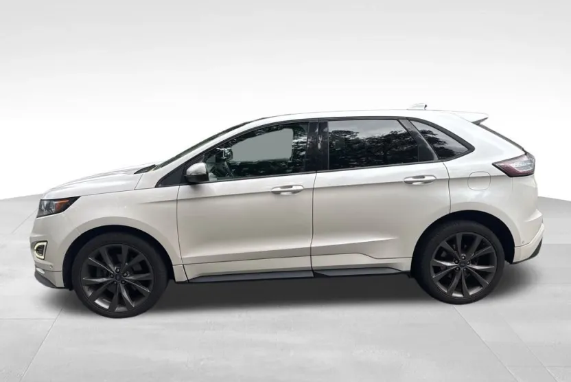 2015 Ford Edge Sport photo 1