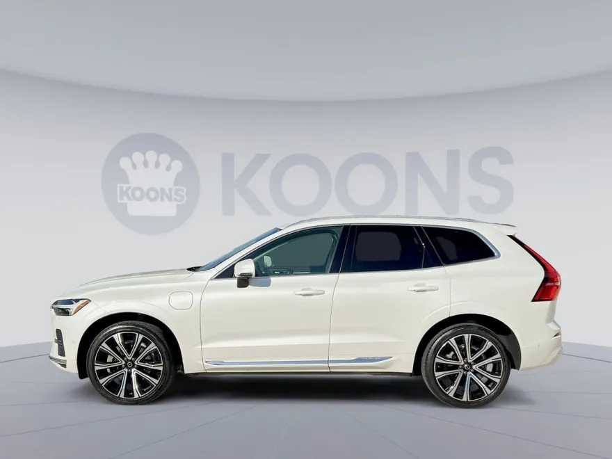 2023 Volvo XC60 Recharge Hybrid Ultimate photo 1